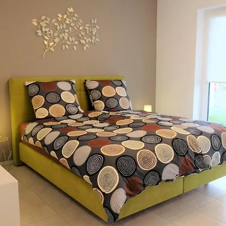 Family + Friends Апартаменты